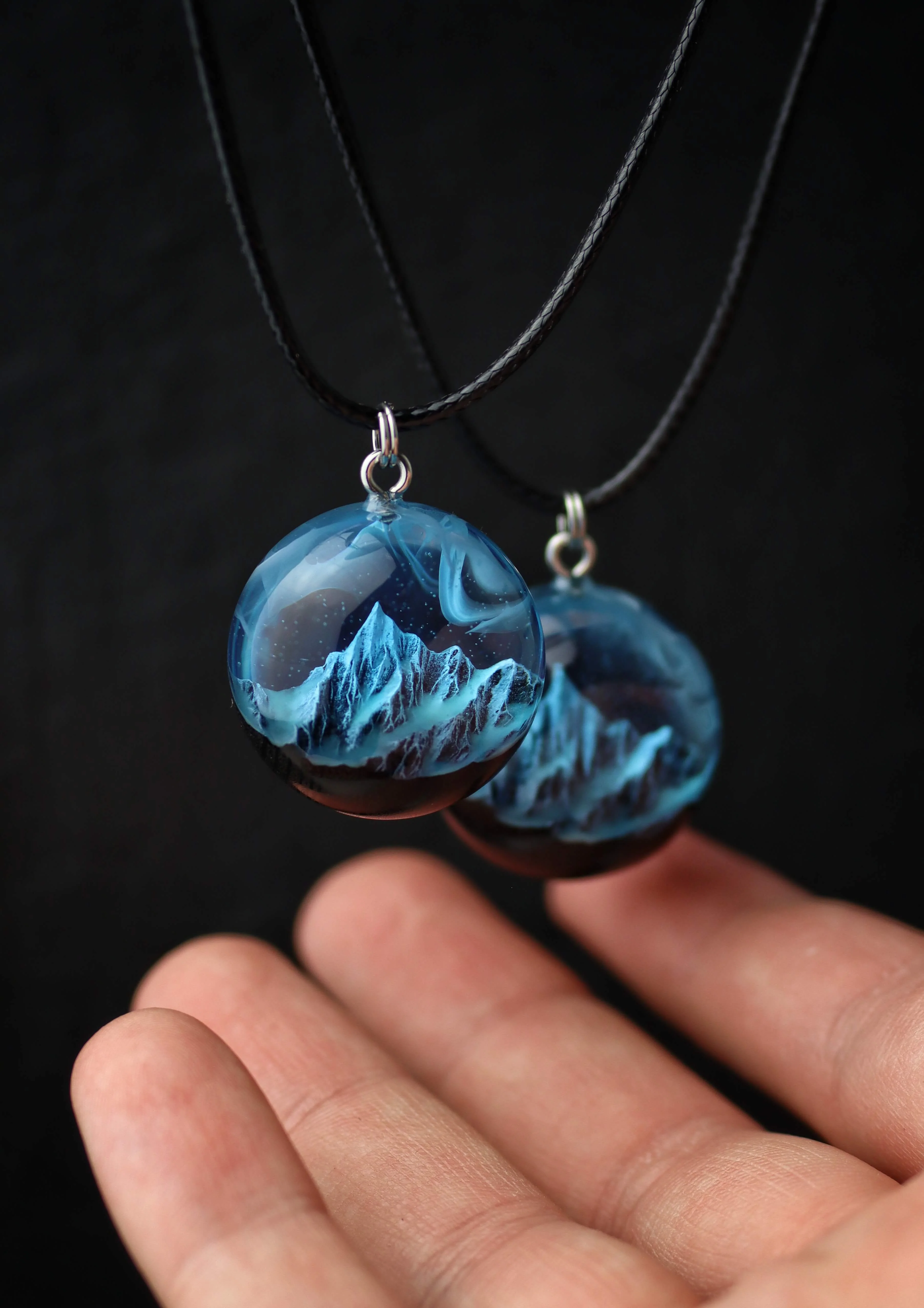 Round pendants